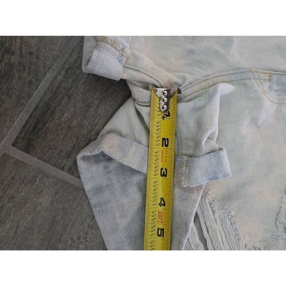 Women's Abercrombie & Fitch Distressed Boyfriend Fit Shorts Lightweight Size 10/ - Picture 3 of 6